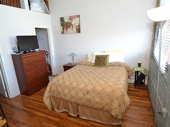 2nd image of 920 Poeyfarre St APT 402