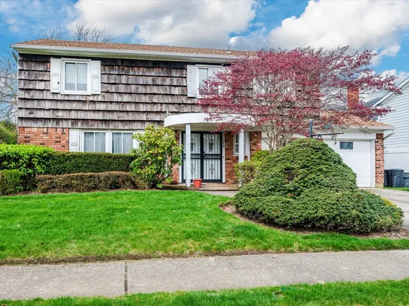 77 Tioga Ave, Atlantic Beach, NY 11509