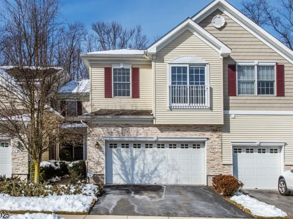 12 Camlet Ct, Roseland Boro, NJ 07068