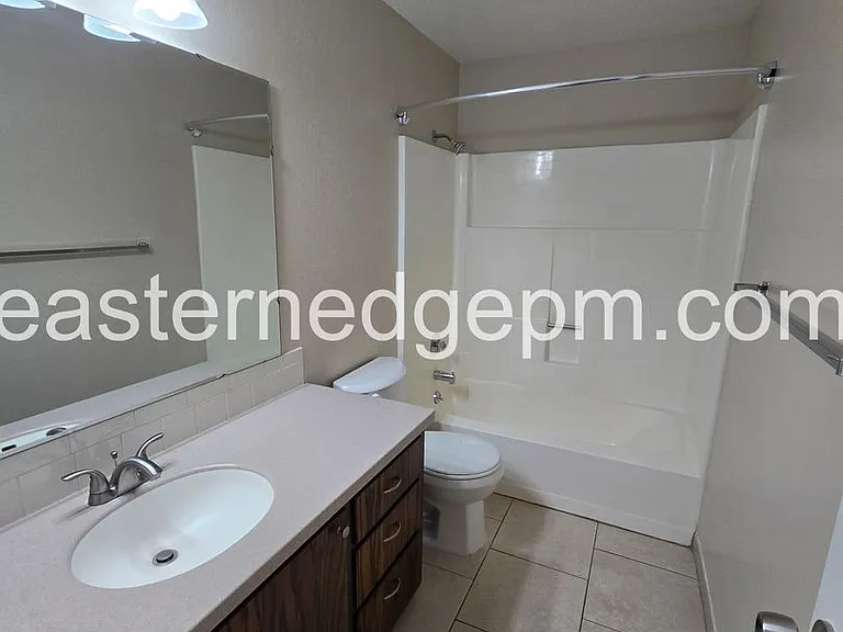 426-538 NW 9th St — Photo 10
