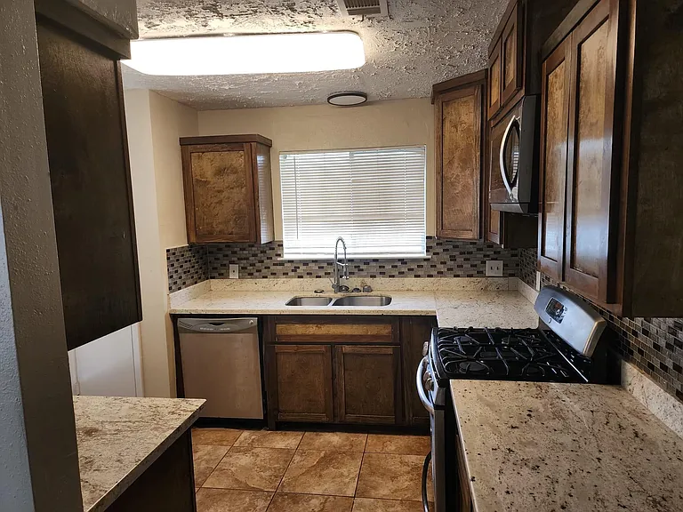 715 Beechbend Dr — Photo 13