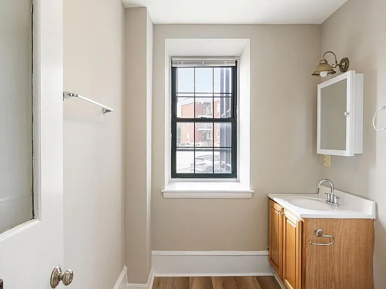 26 Main St — Photo 8