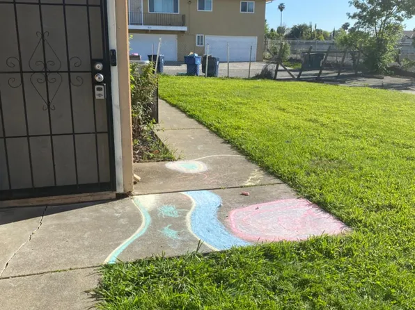 34 La Pera Ct APT 3, Sacramento, CA 95823