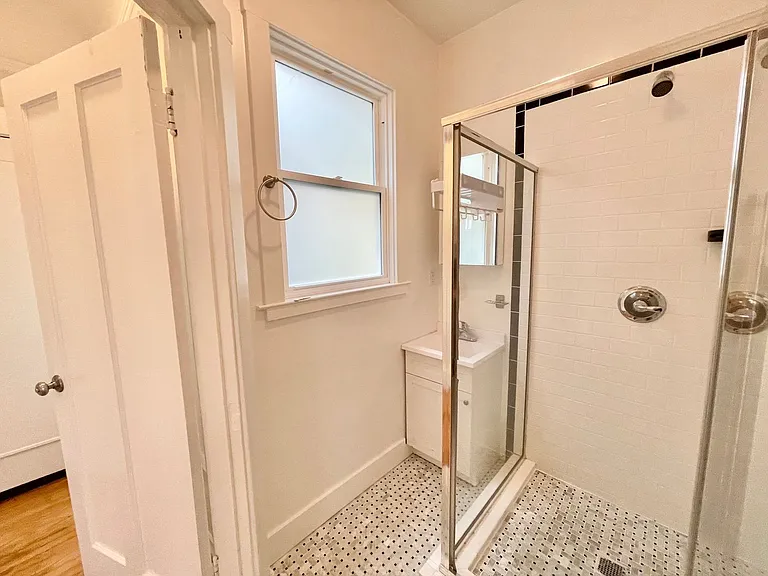 310 Parnassus Ave #303 — Photo 13