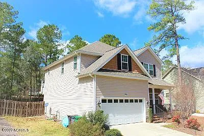 290 Adams Cir — Photo 2