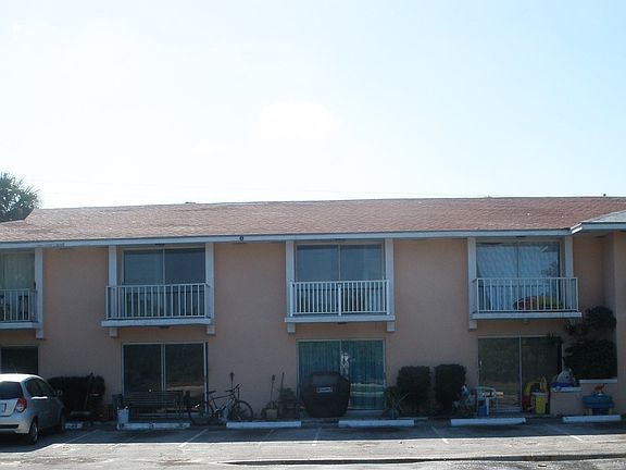 3rd image of 2305 Tamarind Dr APT 8
