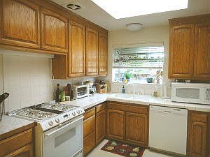 Kitchen :: 1043 Annapolis Dr.