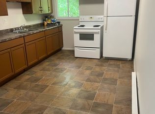 901 Walnut Ave #F, Dixon, IL 61021