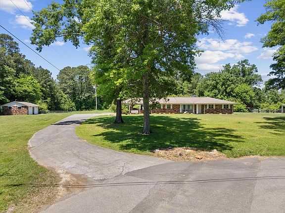 2nd image of 324 Mary Sue Dr SE