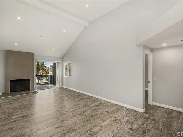 310 Lake St Unit 301, Huntington Beach, CA 92648