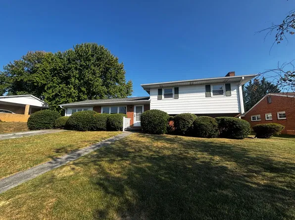 1511 Narcissus St, Salem, VA 24153