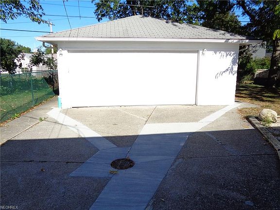 2nd image of 26409 Aaron Ave