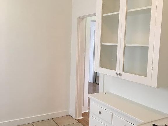 3rd image of 538 N Alexandria Ave APT 24