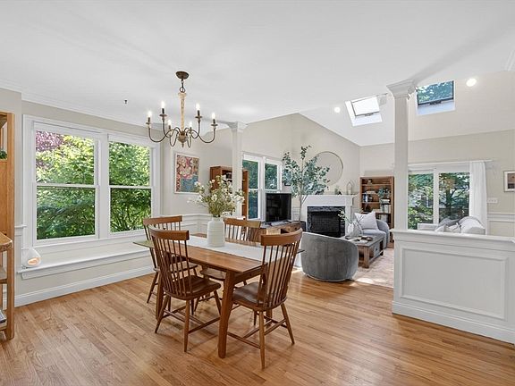 4th image of 36 Roosevelt Rd #36