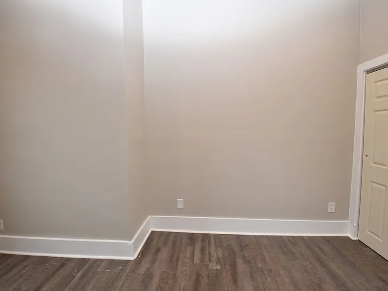 434 W Lawrence St — Photo 10