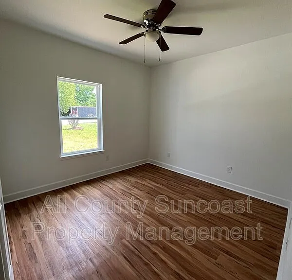 365 Elliott Dr — Photo 7