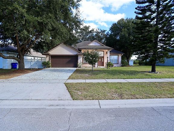2nd image of 1819 Ashton Dr E