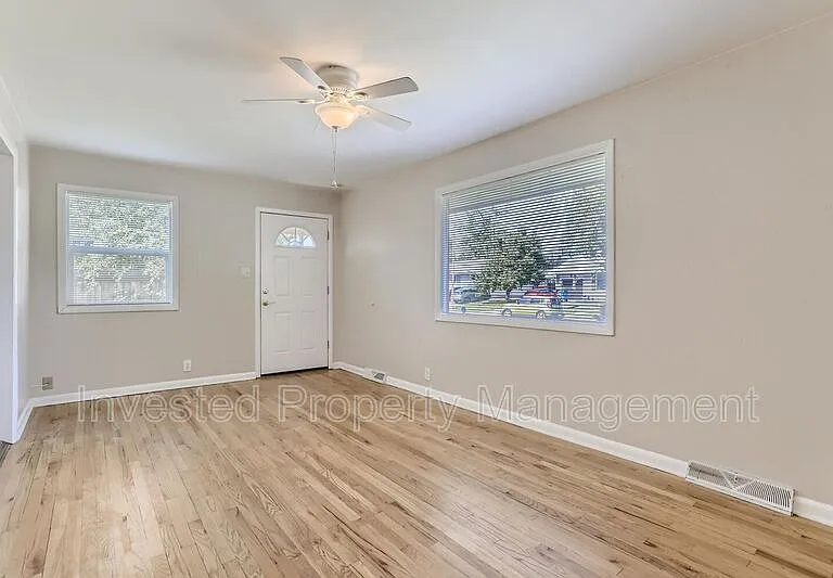 760 N Kenton St — Photo 3