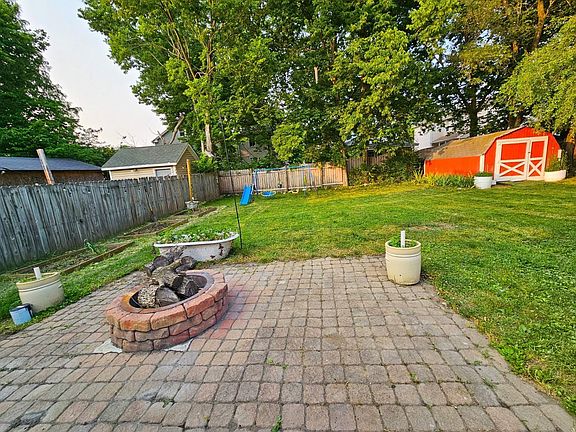 5th image of 518 Linden St