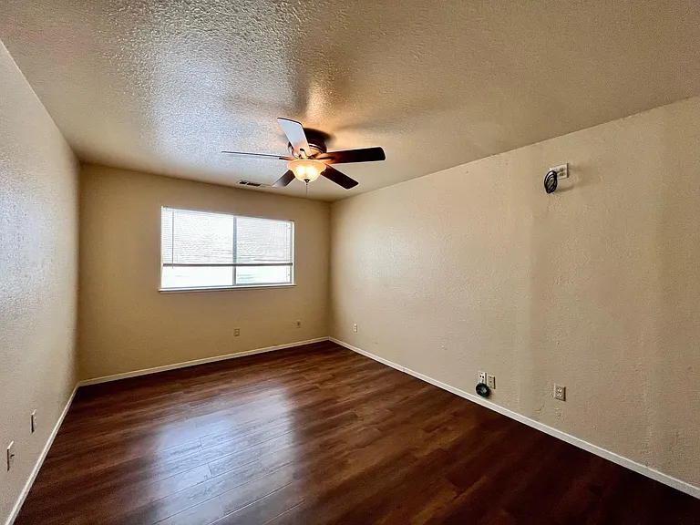 1501 Cuneo Ct — Photo 4