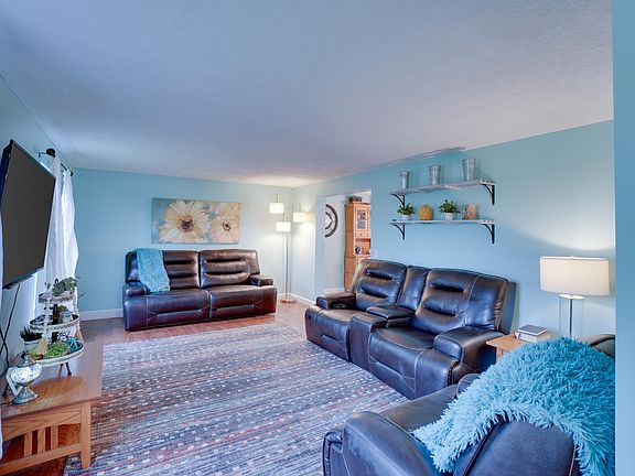 5th image of 3368 Black Hills Dr