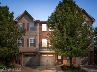 1627 Red Hickory Ct, Howell, MI 48855