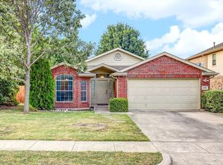 720 Cardinal Dr, Saginaw, TX 76131