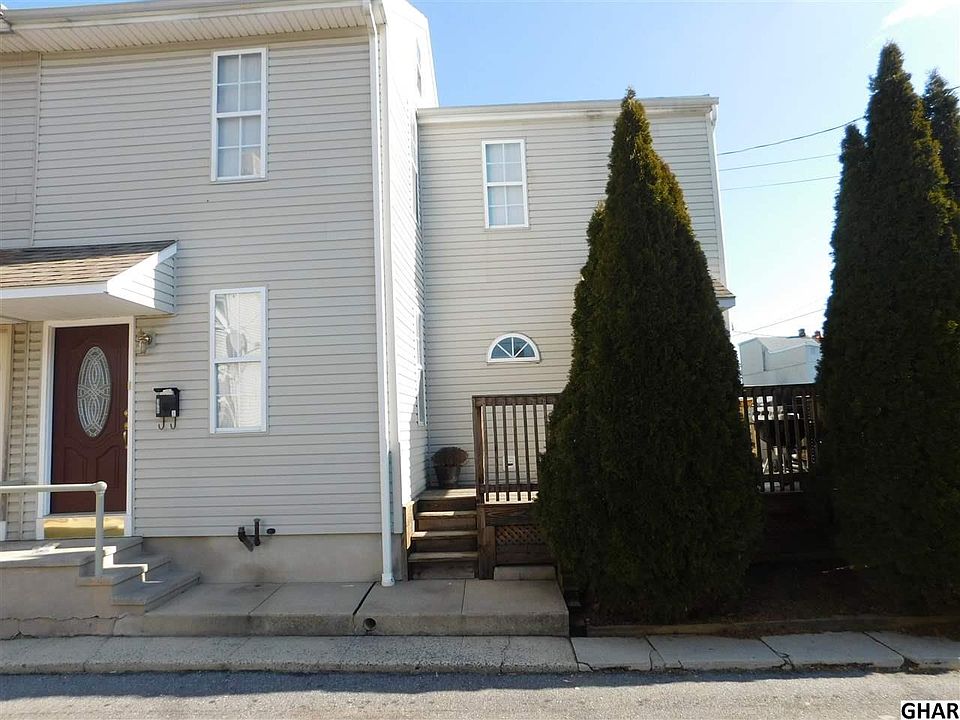 1st image of 326 Hornet St