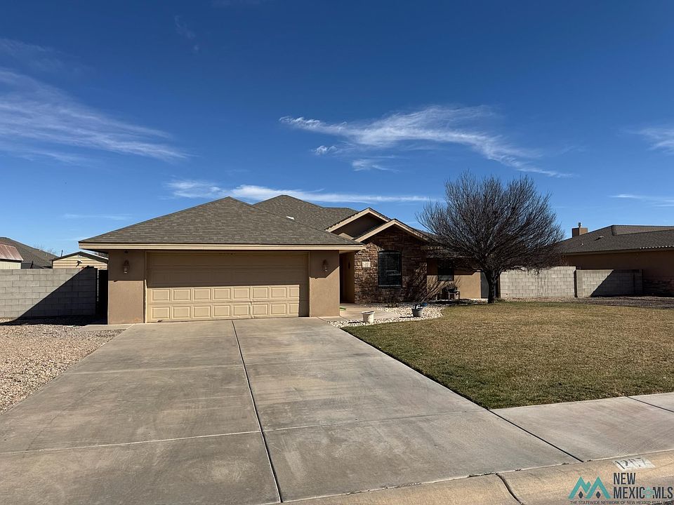1st image of 1207 Saunders Dr