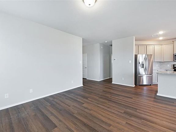 4th image of 2347 Brookside Dr