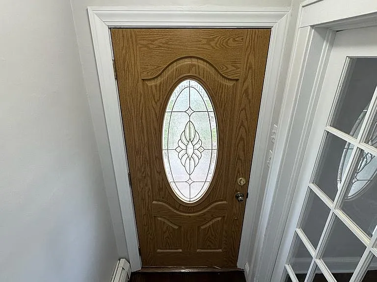 1114 Old Freehold Rd — Photo 3
