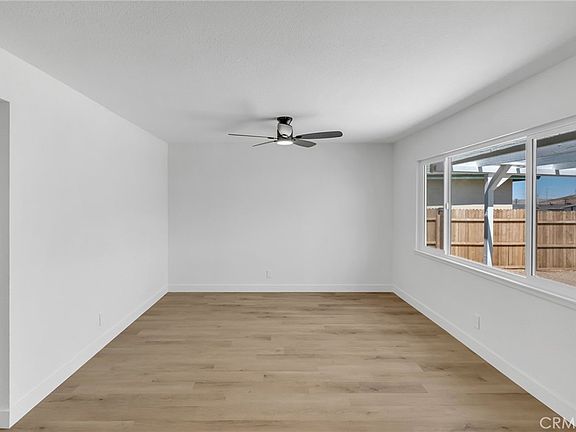 3rd image of 530 Kelly Dr