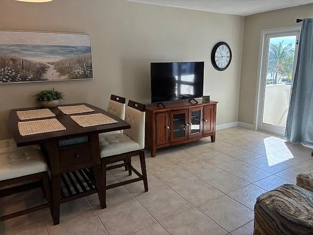133 N Pompano Beach Blvd #209 — Photo 11