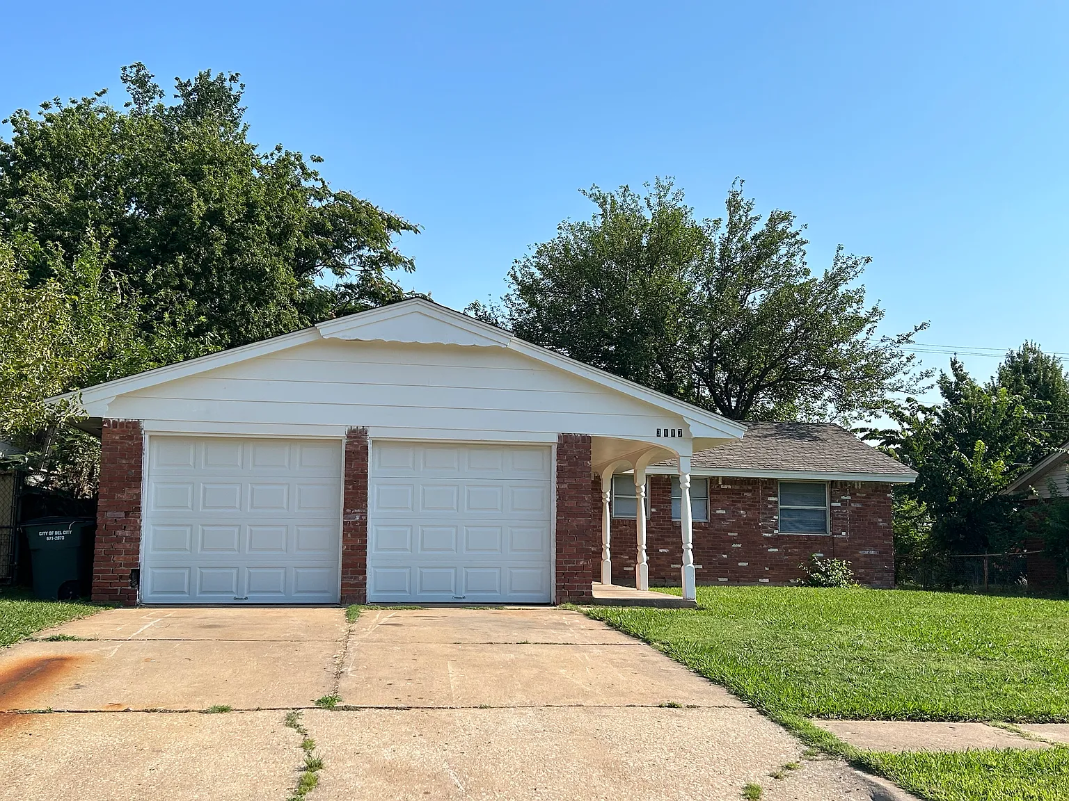3 bed, 1.5 bath, 1116 sqft, $1,195 — Photo 1
