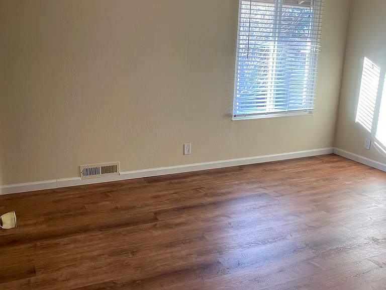 2091 Olivera Rd — Photo 11