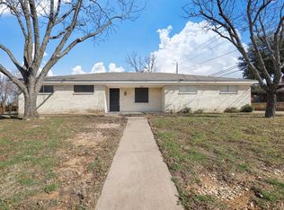 605 S Ridgeway Dr, Cleburne, TX 76033
