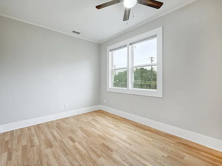 2511 San Gabriel St — Photo 12
