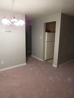 2 bed, 700 sqft, $900 — Photo 3