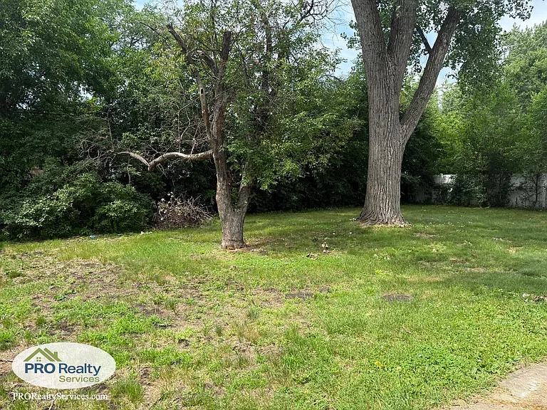 5611 Knox Ave N — Photo 12