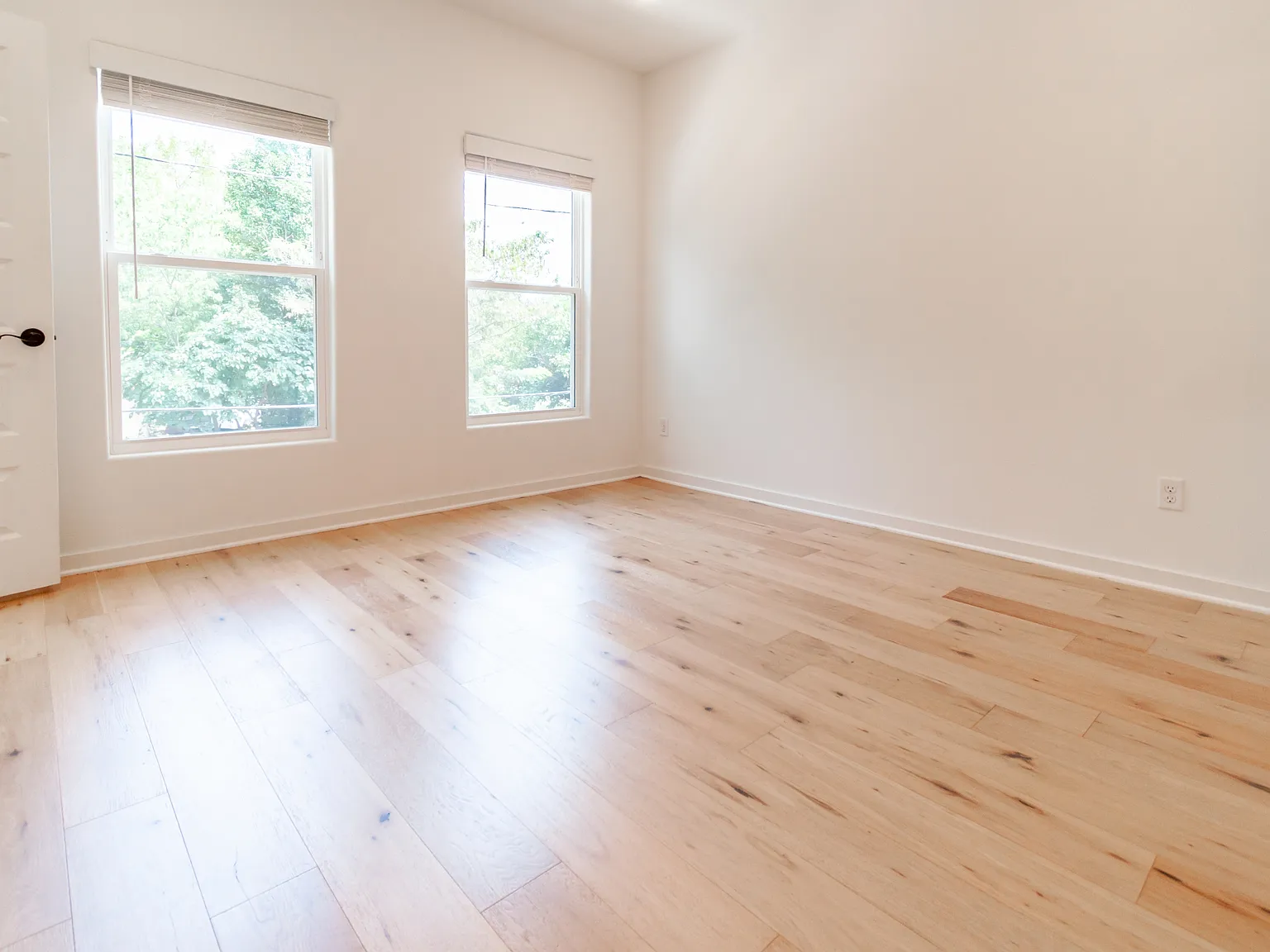 1623 West Stone Street - 3 — Photo 2