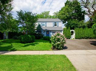 7 Merillon Avenue, Garden City, NY 11530
