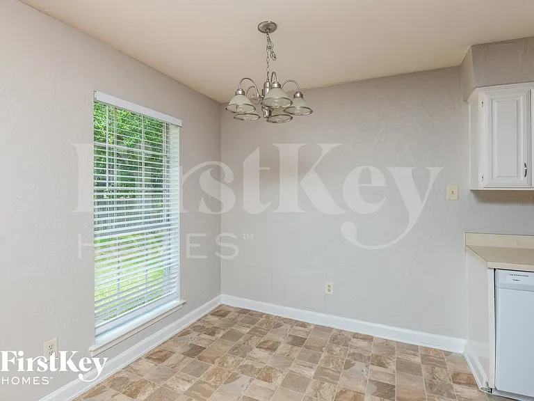 4912 Sandalwood Ln — Photo 6