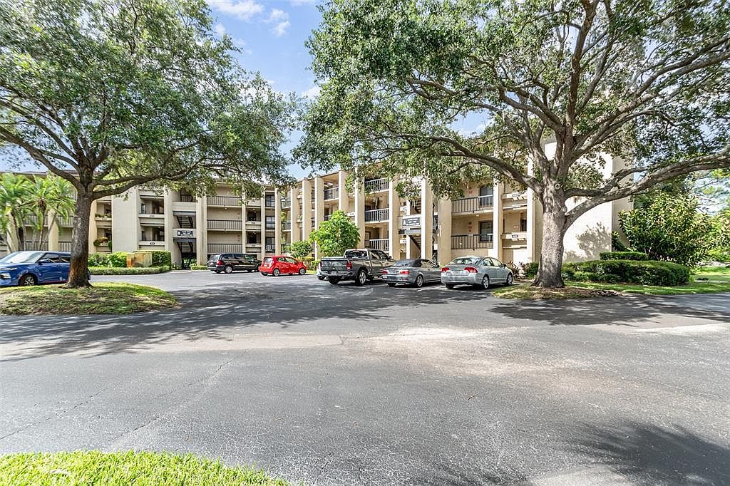 4121 Player Cir #505