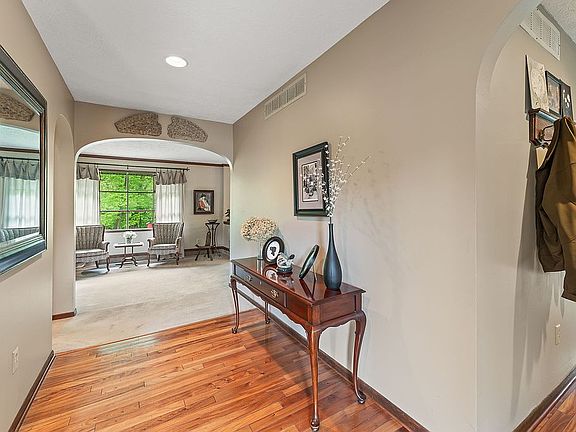 3rd image of 1252 Crestwood Hills Dr