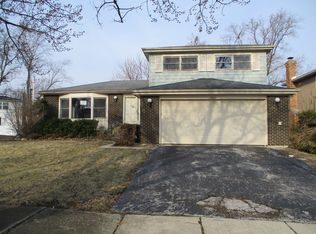 17804 Pebblewood Ln, Hazel Crest, IL 60429