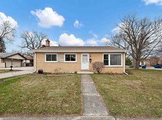424 N Princeton Ave, Villa Park, IL 60181