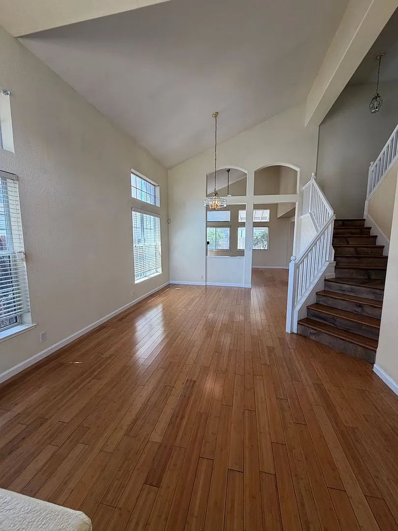 4 Bedroom Home — Photo 3