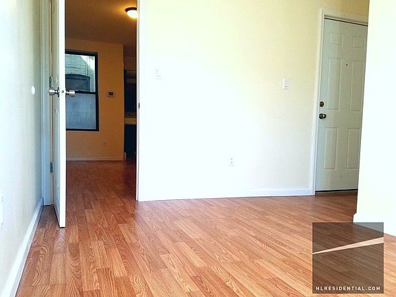 5th image of 3027 42nd St APT 2L