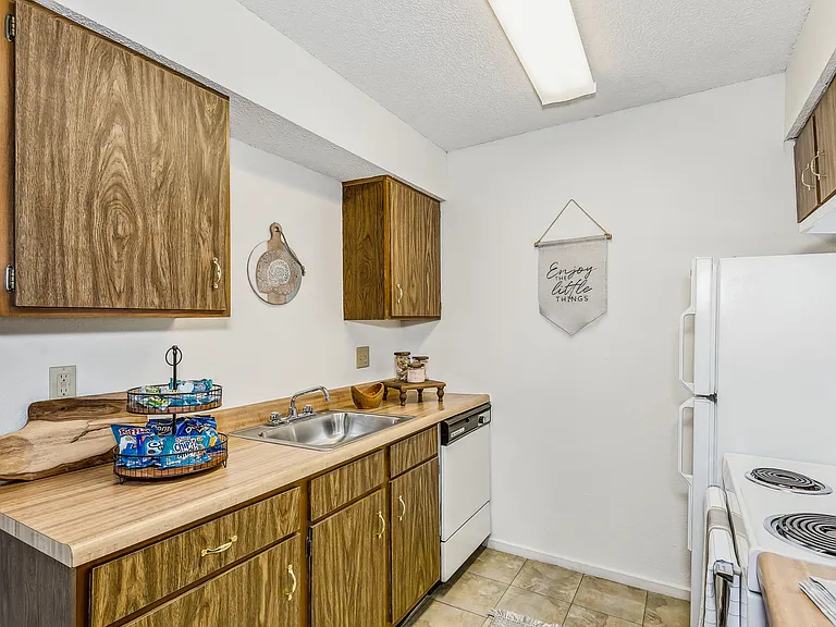 Cedar - 1 Bed / 1 Bath - 650 Sq.Ft.