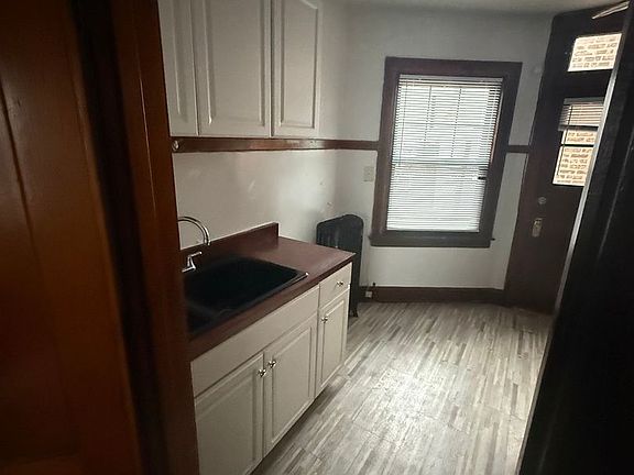 3rd image of 3946-48 N Marmora Ave #2